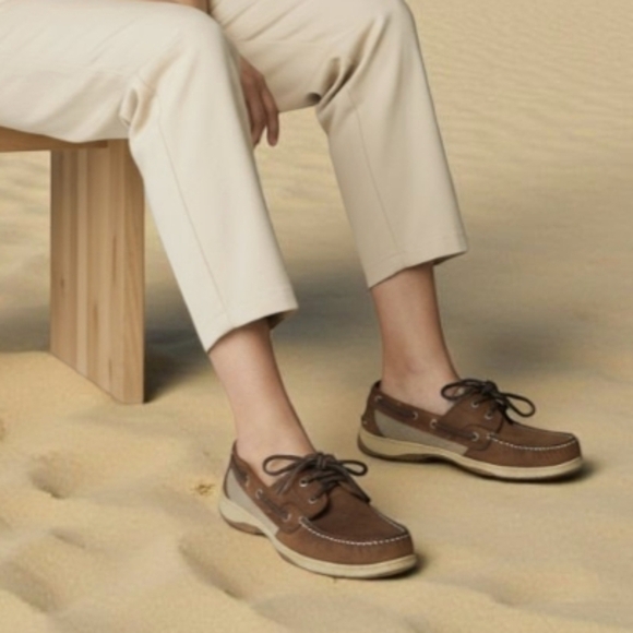 Bjorndal Chesapeake comfy classic brown leather slip on boat shoes. Sz 8 - Picture 10 of 10